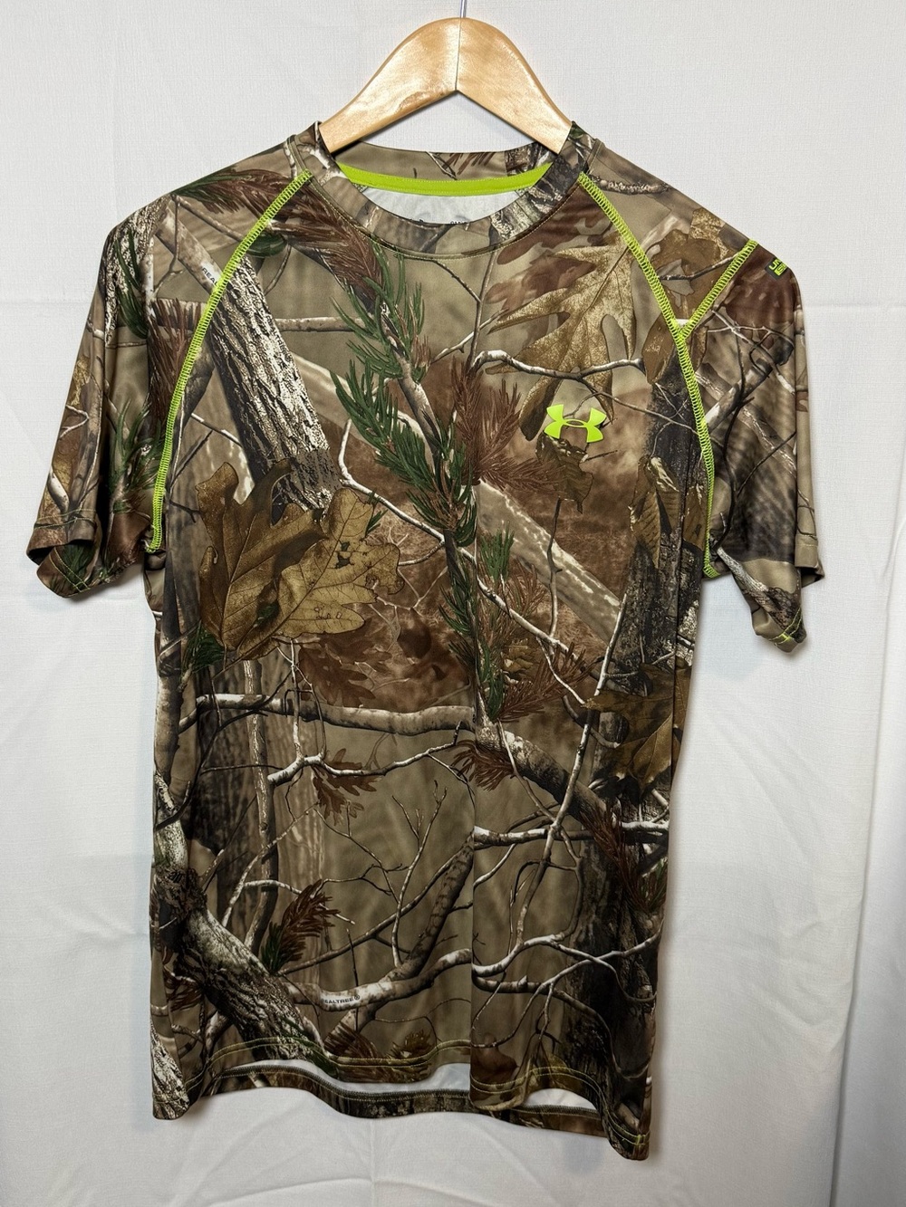 Under Armour Men's
Scent Control Camo Short Sleeve Hunting Shirt Size
Small